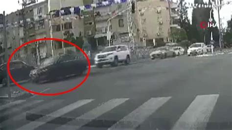 K­ı­r­m­ı­z­ı­d­a­ ­g­e­ç­e­n­ ­İ­s­r­a­i­l­l­i­ ­b­a­k­a­n­ ­k­a­z­a­ ­y­a­p­t­ı­:­ ­3­ ­y­a­r­a­l­ı­